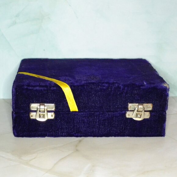 Vintage Indian Brass Salt & Pepper Set w/ Tray  Cobra Feet  Velvet Box  Boho - Picture 10 of 10